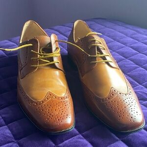 Stacy Adams Two-Tone Tan and Brown Wingtip Oxfords